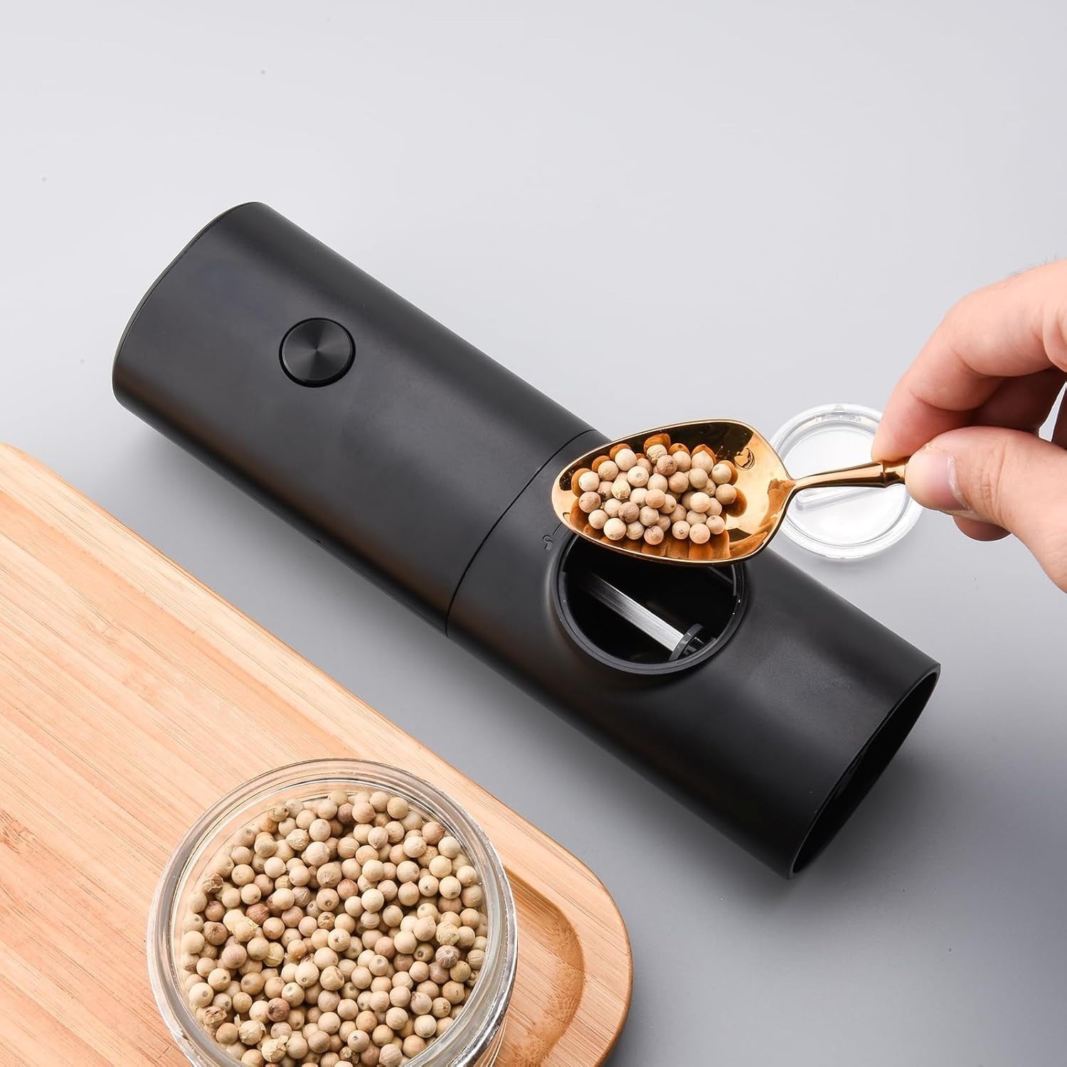 Electric Pepper and Salt Grinder, Spice Mill ，Battery Powered Adjustable 5 Level